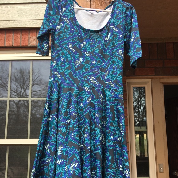 LuLaRoe M Nicole bubble dots pattern - Picture 1 of 1